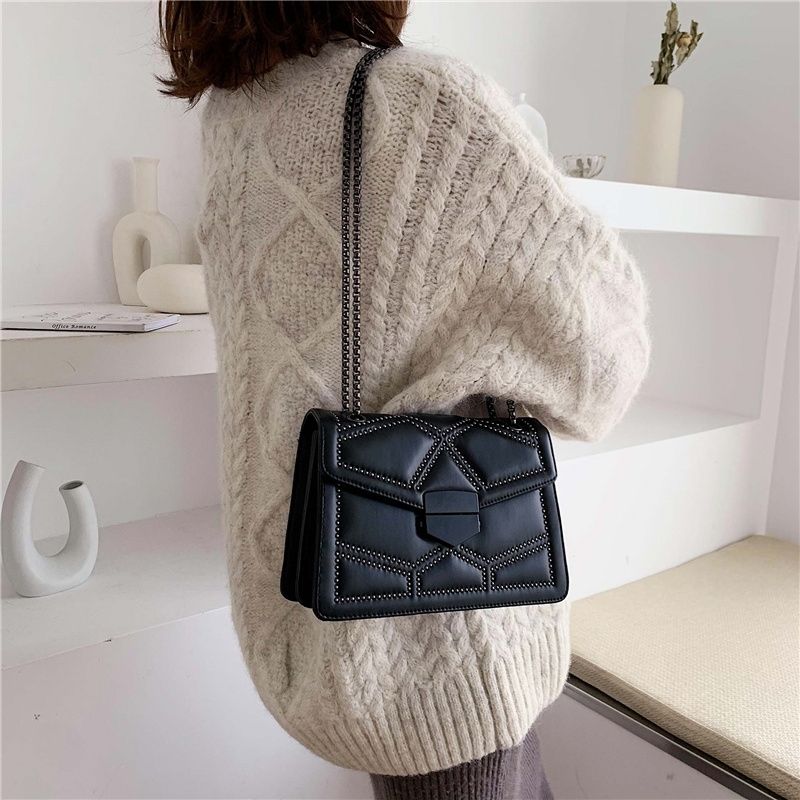 Modish Quilted Shoulder Bag