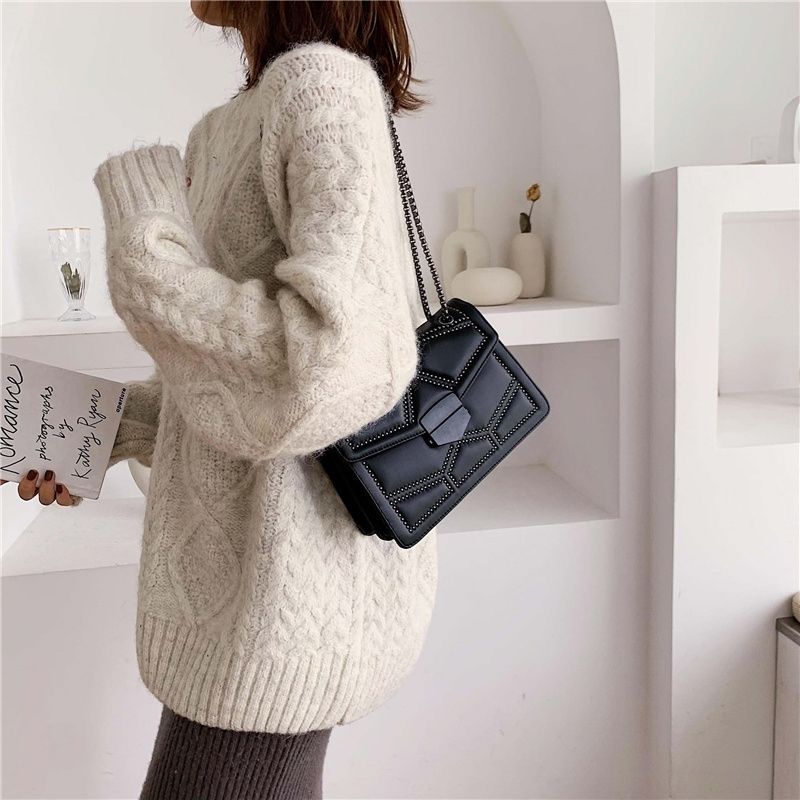 Modish Quilted Shoulder Bag