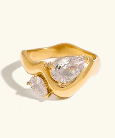 Anel de ouro em forma de lágrima de diamante Soletta