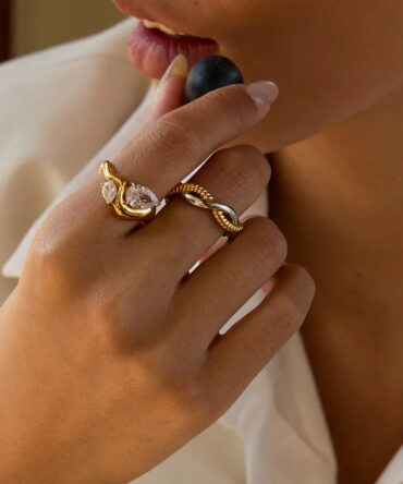 Anel de ouro em forma de lágrima de diamante Soletta 2